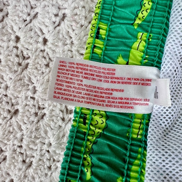 3 for $15 🤩Cat & Jack toddler boys swim trunks alligator print 4T - Picture 4 of 5
